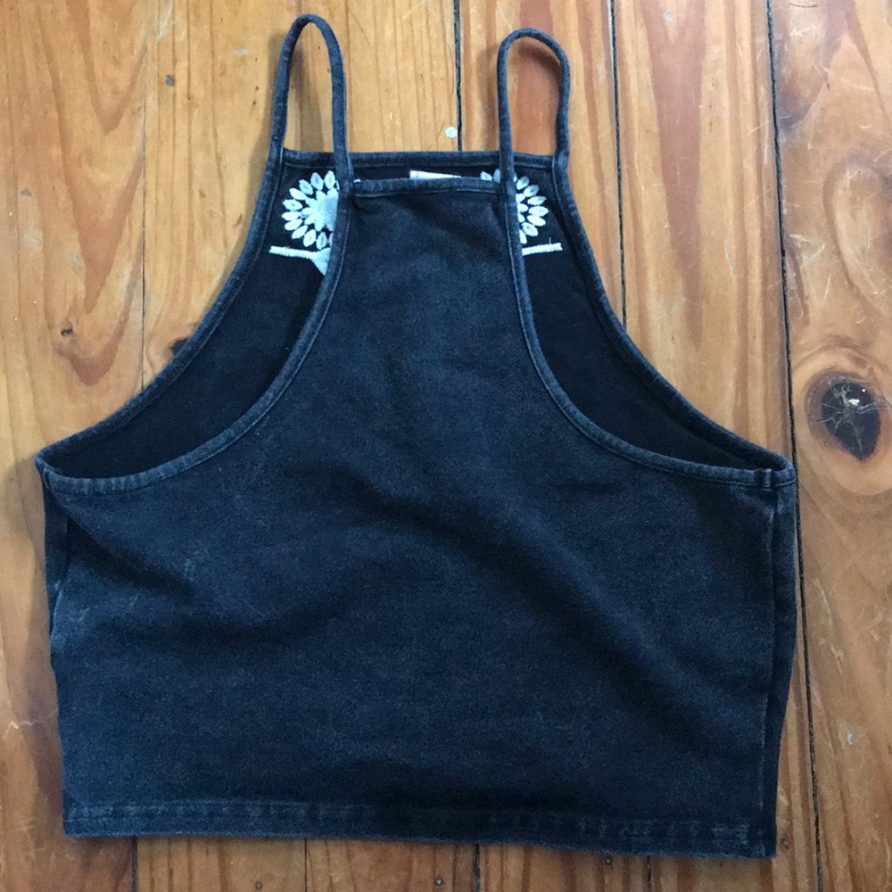 Crop top - Picture 2 of 3